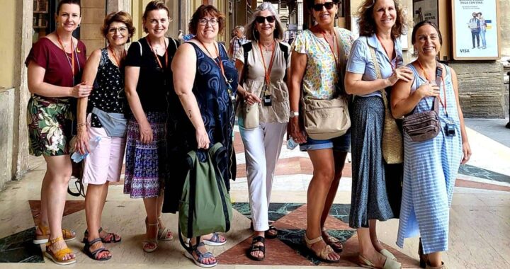 Viajar sola en grupo desde Barcelona, de la mano de Concédete Deseos